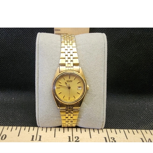 Vintage Seiko Women's Quartz Date Watch Works Gold Tone Band Used - Picture 2 of 4